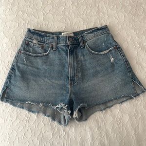 Abercrombie & Fitch curve love mom short